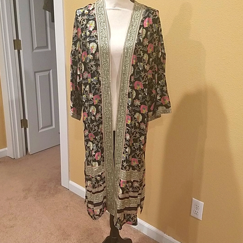 Womens Flowered Kimono